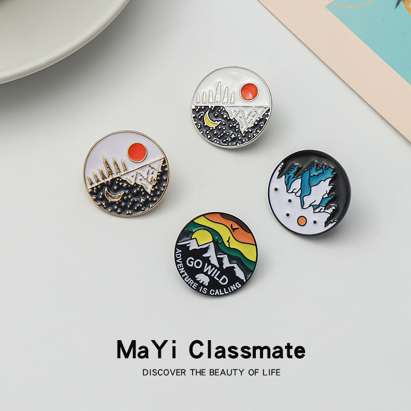 日月交替胸针女创意潮流日系动漫圆形徽章配饰包包饰品情侣别针