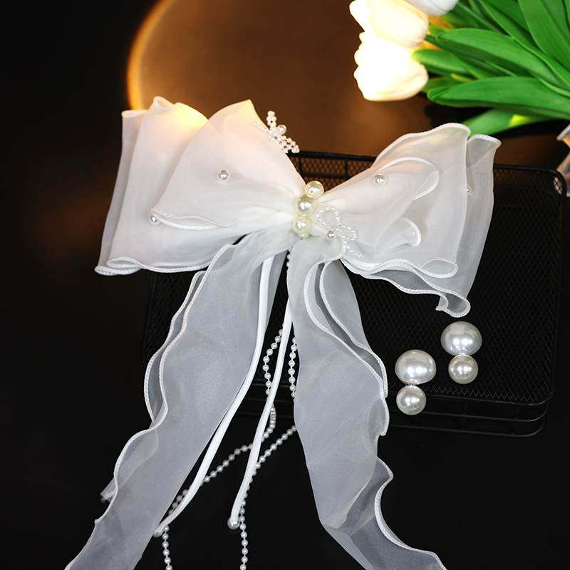 仙小新娘在头饰红红逃公主短款森系登记拍网照领证头纱超简书约