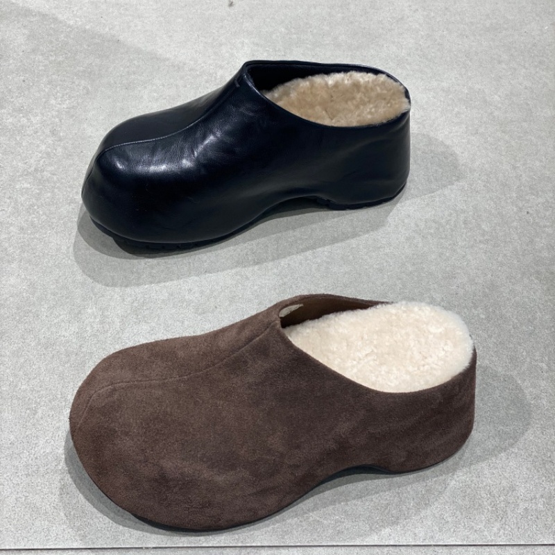 毛绒勃肯鞋女2025冬季新款厚底包头牛反绒半拖保暖增高外穿懒人鞋