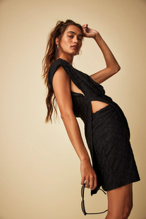 FP 越南产 酷炫褶边无袖上衣+高腰半身裙套装