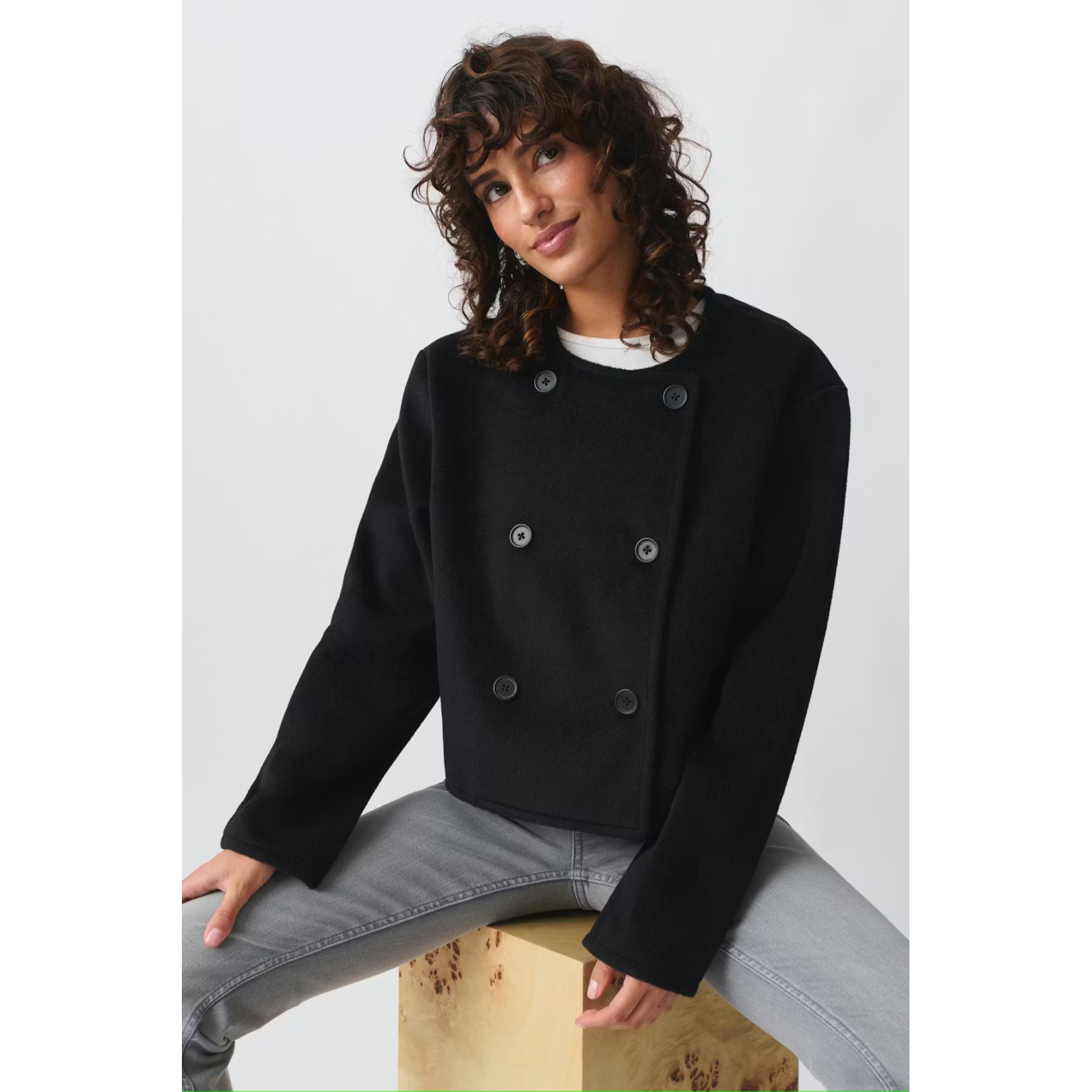 ginatricot 双排扣圆领设计 派克保暖毛呢超短款外套