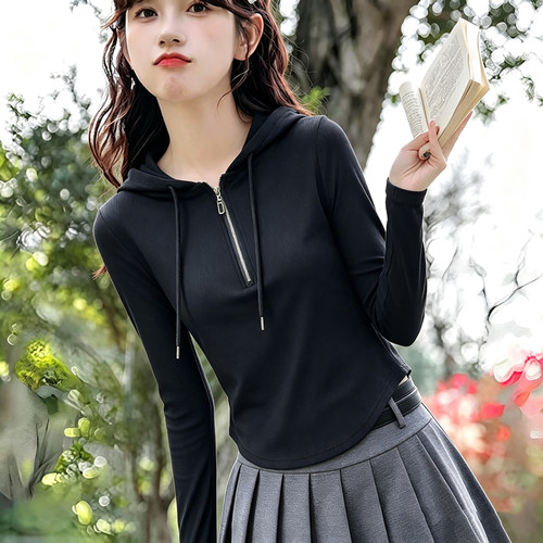 早秋2026新款女士修身POLO衫短袖薄款青春印花设计常规衣长外穿上
