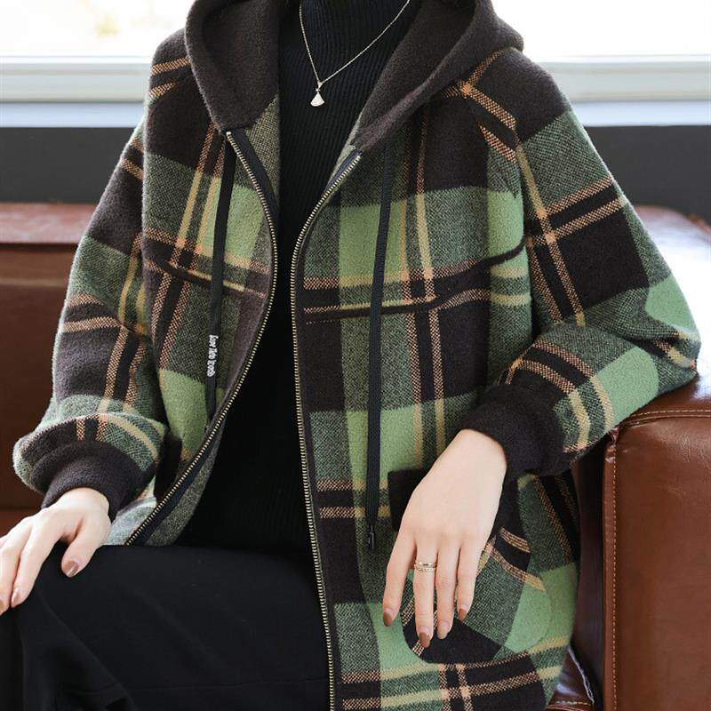 中年妈妈春装外套女秋冬新款洋气格子开衫中老年春秋高贵毛呢上衣