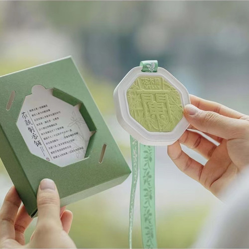 茶颜悦色花木兰香佩石膏挂件家用