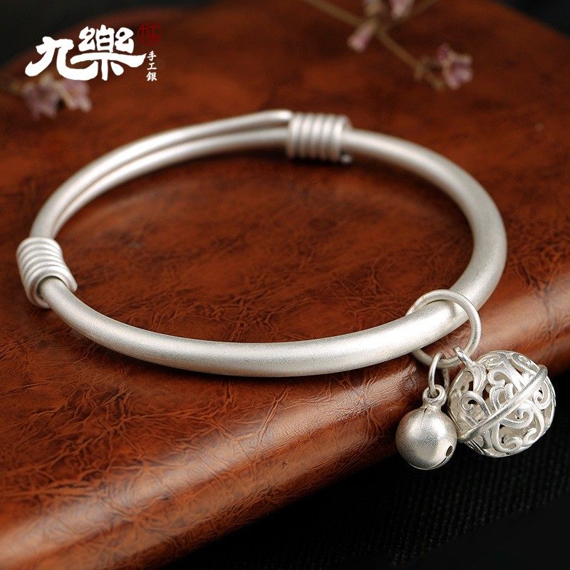 九乐999纯银手镯女实心古法简约推拉可调节带铃铛绕丝手环送女友