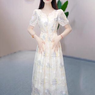 黄色连衣裙2026年新款女夏季今年流行爆款减龄气质轻奢高级感裙子
