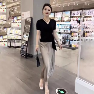 高级感时尚休闲套装裙女夏短袖黑色T恤修身包臂半身裙气质两件套