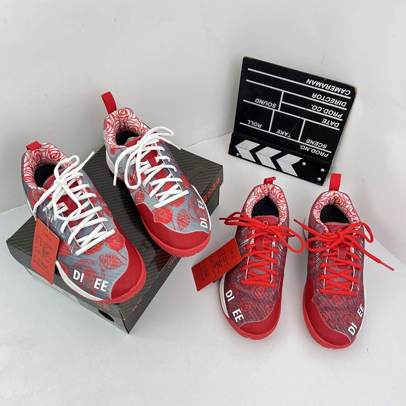 外贸原单防滑耐磨羽毛球鞋