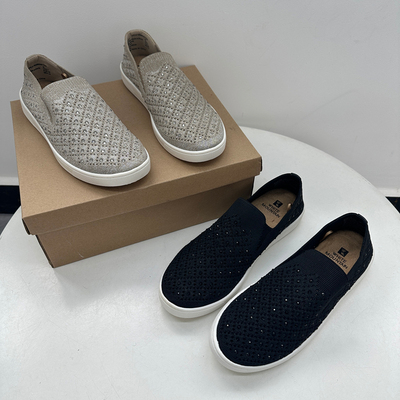 外贸大码圆头舒适厚底休闲板鞋