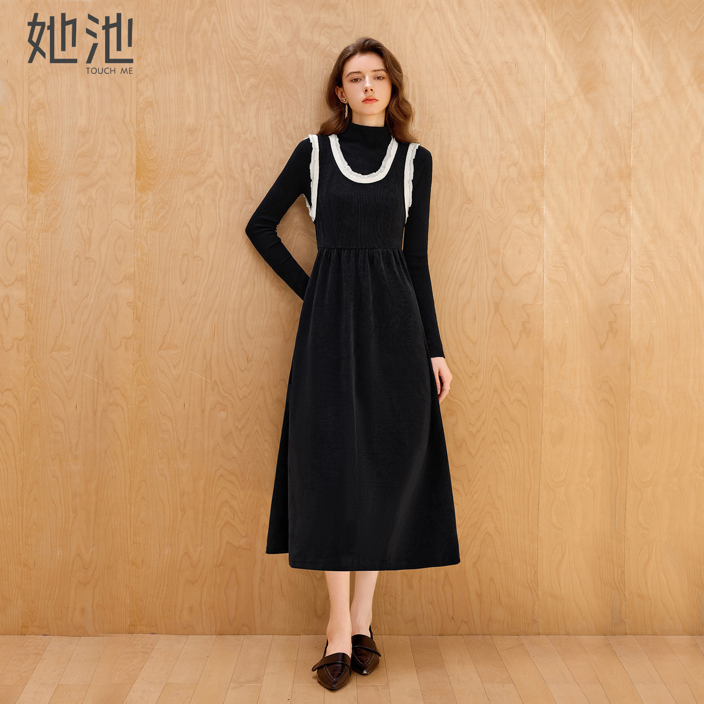 她池A字型拼接木耳边无袖连衣裙