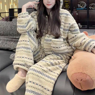 今年流行特惠珊瑚绒加绒连帽家居服套装女2025冬季新款软乎加厚