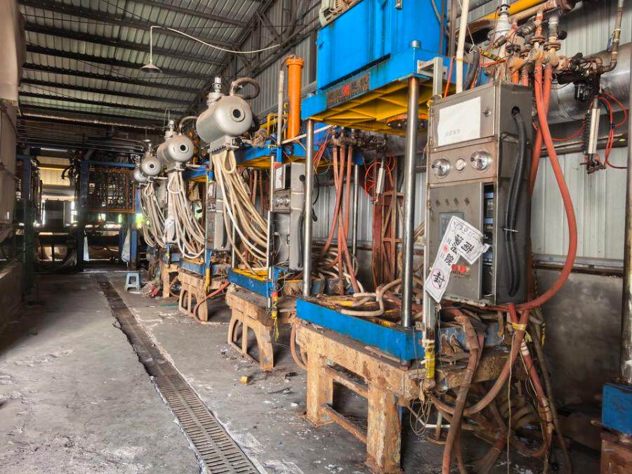 5月1日宜宾市包装材料公司一批设备网络拍卖公告