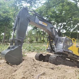 18通合金遥控挖掘机电动推土机冒烟工程车儿童玩具大男孩生日礼物