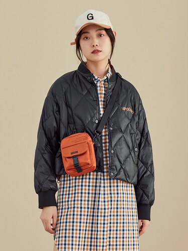 2022冬季黑色棒球领便携式轻羽绒服短款白鹅绒羽绒外套A8AC84223