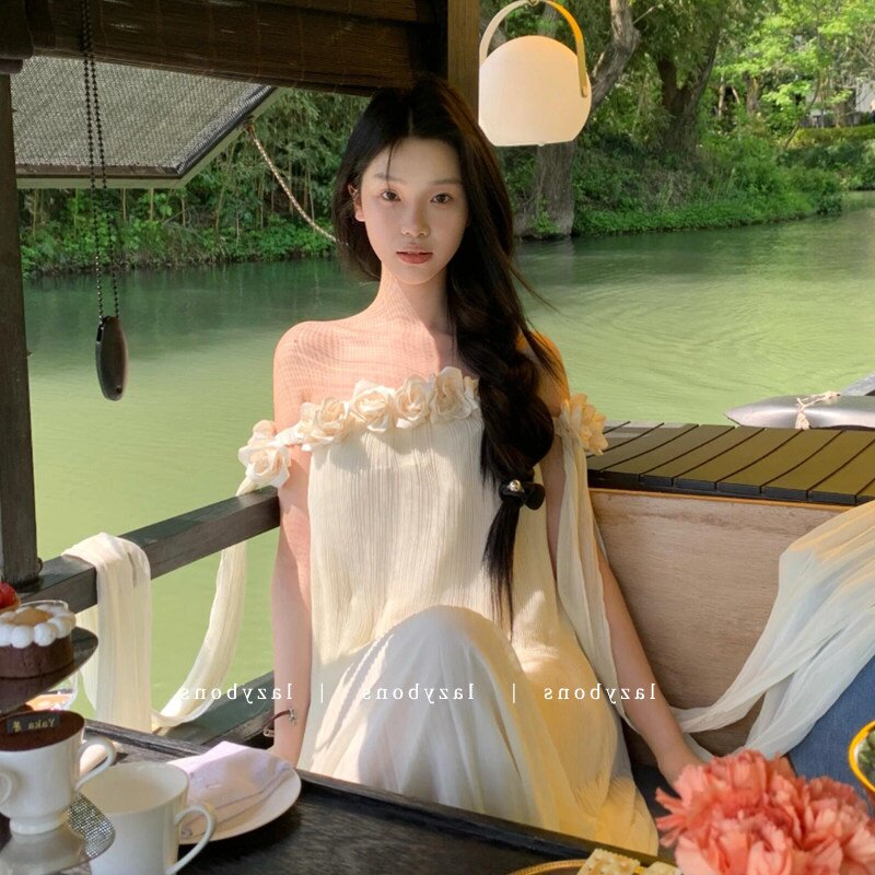 一字肩连衣裙女装法式晨袍礼服裙重工飘带度假风拖地露肩长款裙子图片