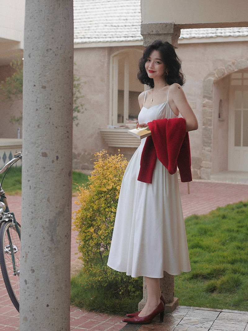 通勤A字裙可调节白色吊带裙内搭