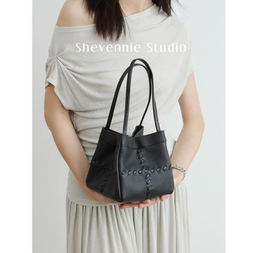 Shevennie26原创小众编织菜篮子手工磁吸扣大容量手提斜垮水桶包
