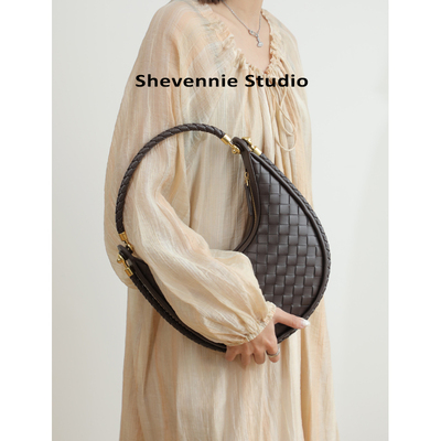 Shevennie真皮半月包腋下包