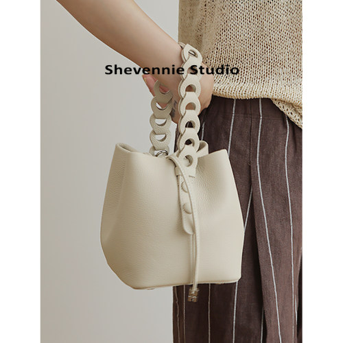 Shevennie复古编织真皮水桶包手提包单肩包托特 2025新款秋冬女包