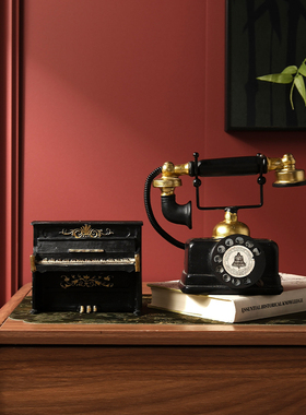 咖啡店店铺装饰品酒柜复古组合摆设桌面电话机摆件家居怀旧书架