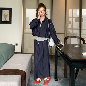 深蓝色慵懒运动风一整套穿搭女2025春季新款假两件上衣半身裙套装图片