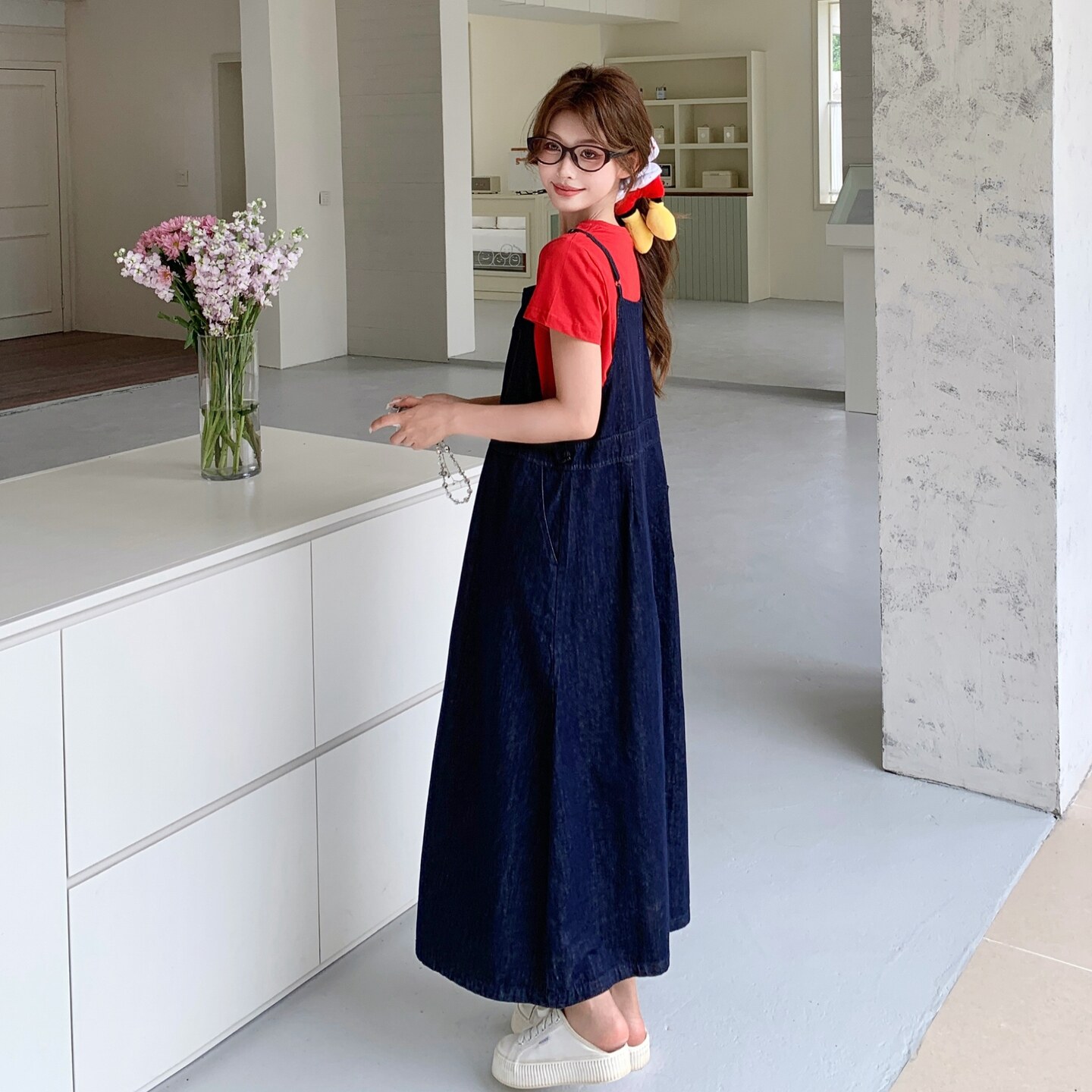 夏日绝美俏皮小套装女2025年新款韩版薄款牛仔吊带裙短袖T恤套装,女装连衣裙,Yologo