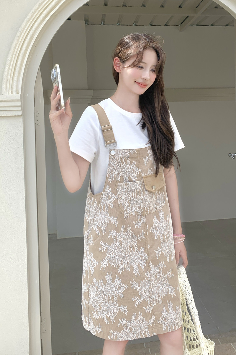韩系流行减龄T恤两件套女2025夏季新款甜酷风蕾丝背带连衣裙套装,女装连衣裙,Yologo