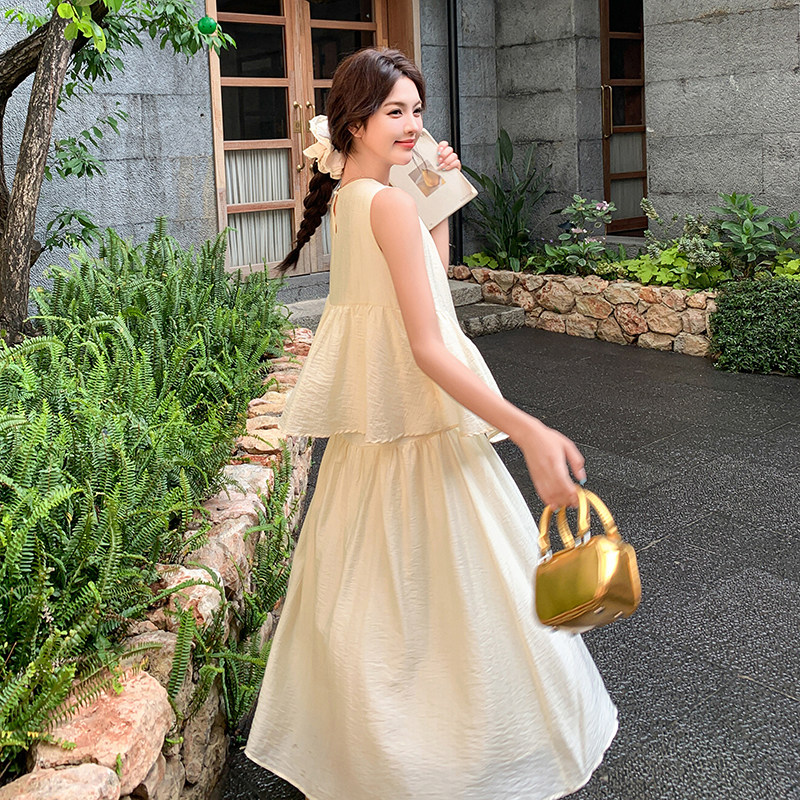 杏色假两件连衣裙夏女2025新款法式复古显瘦松弛感长款过膝背心裙,女装连衣裙,Yologo