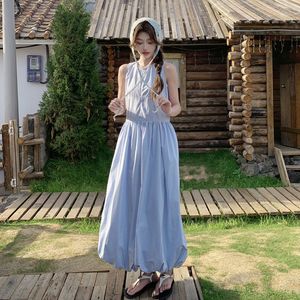 清纯松弛感蓝色无袖背心连衣裙女夏2025好看绝美度假花苞长裙及踝图片
