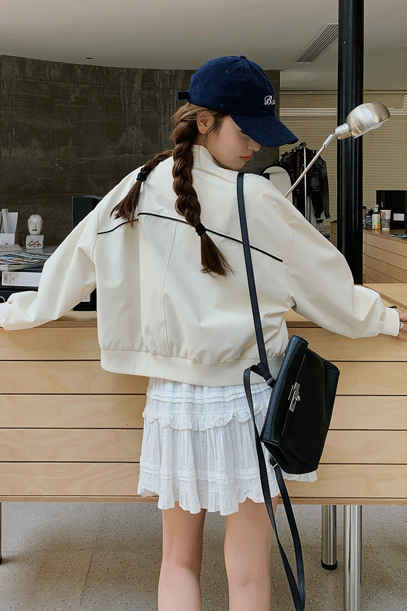 独特超好看白色短款棒球服外套女春秋2025新款韩系chic学院风夹克,女装短外套,Yologo