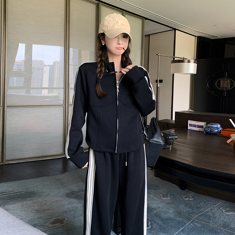 黑色韩系休闲运动女2025开春新款超火减龄宽松卫衣卫裤,女装运动套装,Yologo