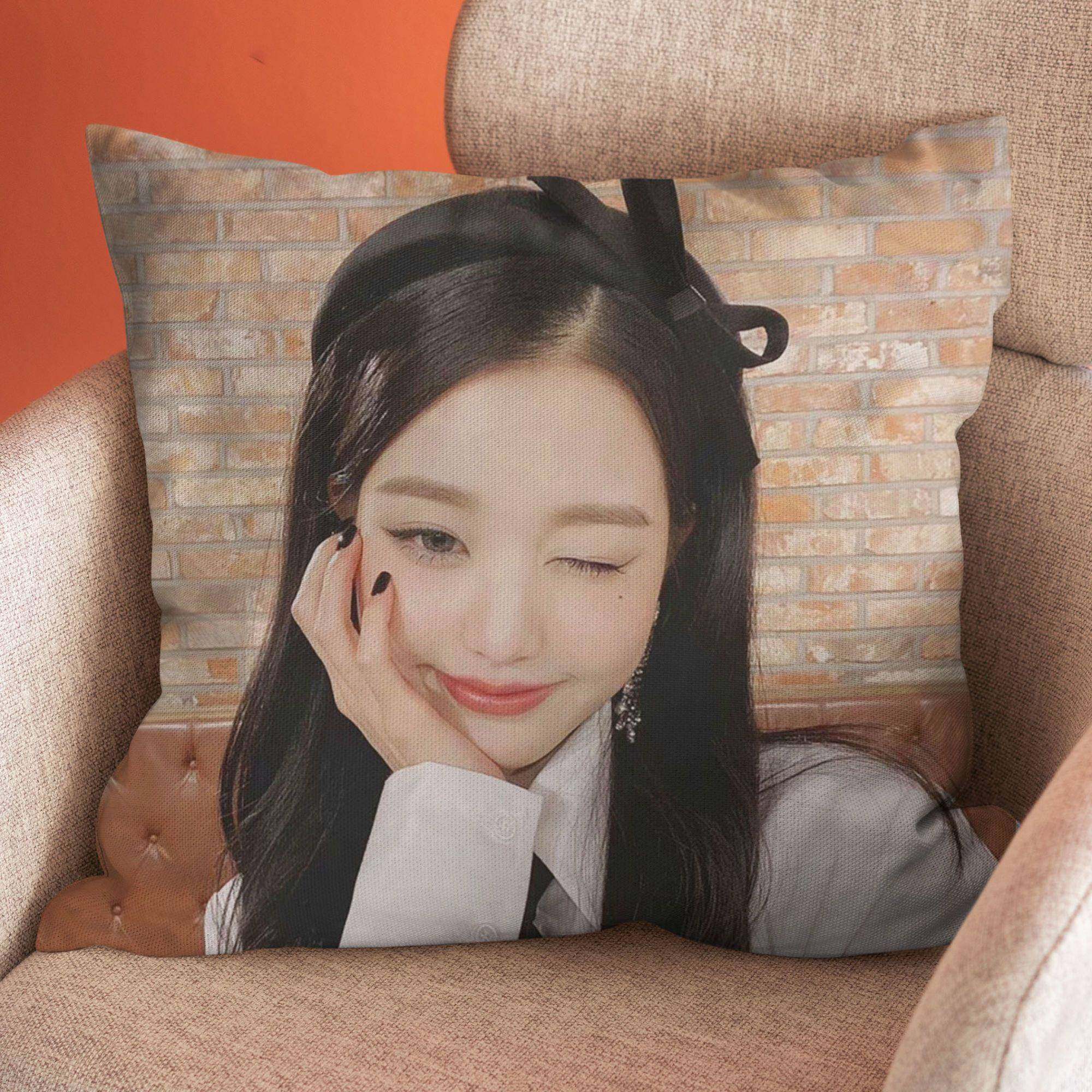 新款Ive张元英抱枕定制双面定制明星周边粉丝应援枕头靠垫学生礼,模玩/动漫/周边/娃圈三坑/桌游,动漫毛绒/抱枕/坐垫,淘宝优惠券,粉丝福利购,淘宝优惠卷