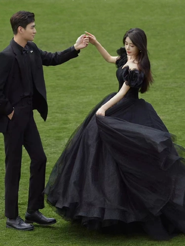 Черное атмосферное кружевное свадебное платье для принцессы, в цветочек, открытые плечи