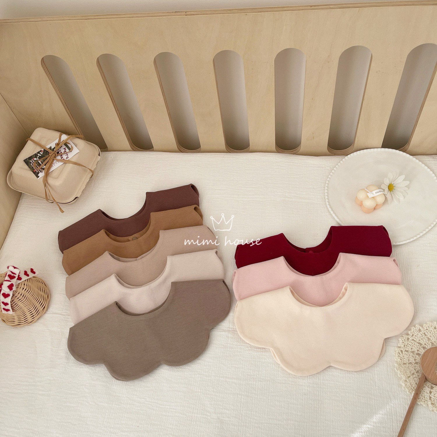 韩版莫兰迪婴儿口水巾纯棉花瓣可旋转围嘴男女宝宝防吐奶围兜百搭,婴童用品,口水巾,淘宝优惠券,粉丝福利购,淘宝优惠卷