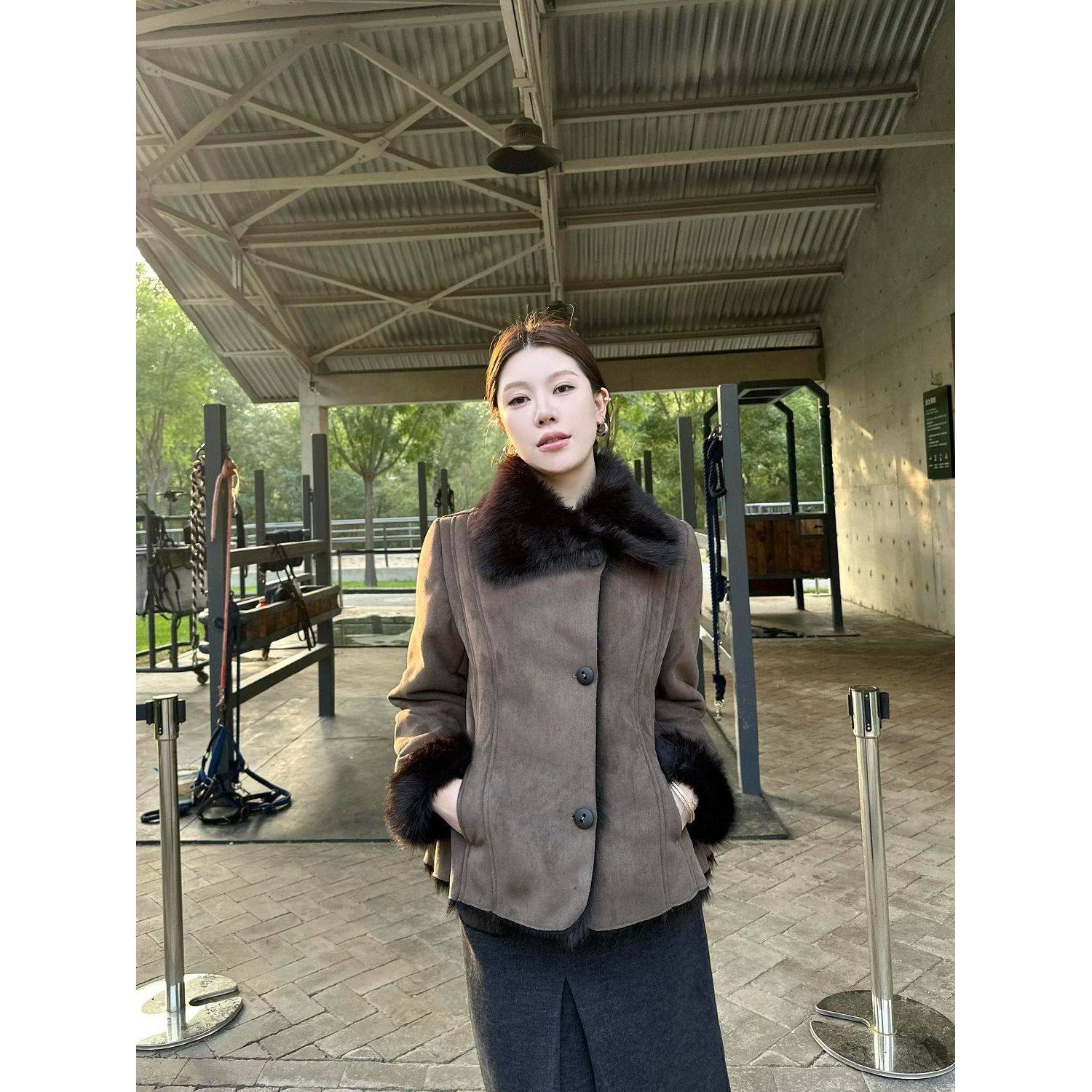 中欧复古调 秋冬翻领斜门襟皮毛一体古着气质外套设计感显瘦大衣