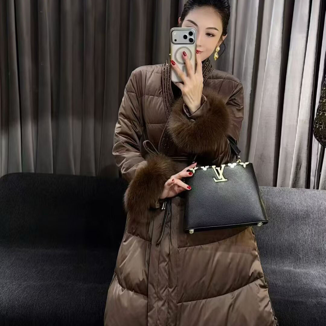 轻奢美拉德风中长款羽绒服