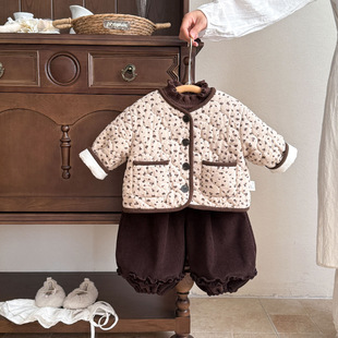 女宝秋冬衣服可爱夹棉碎花外套宝宝冬装上衣裤子冬季婴儿分体套装