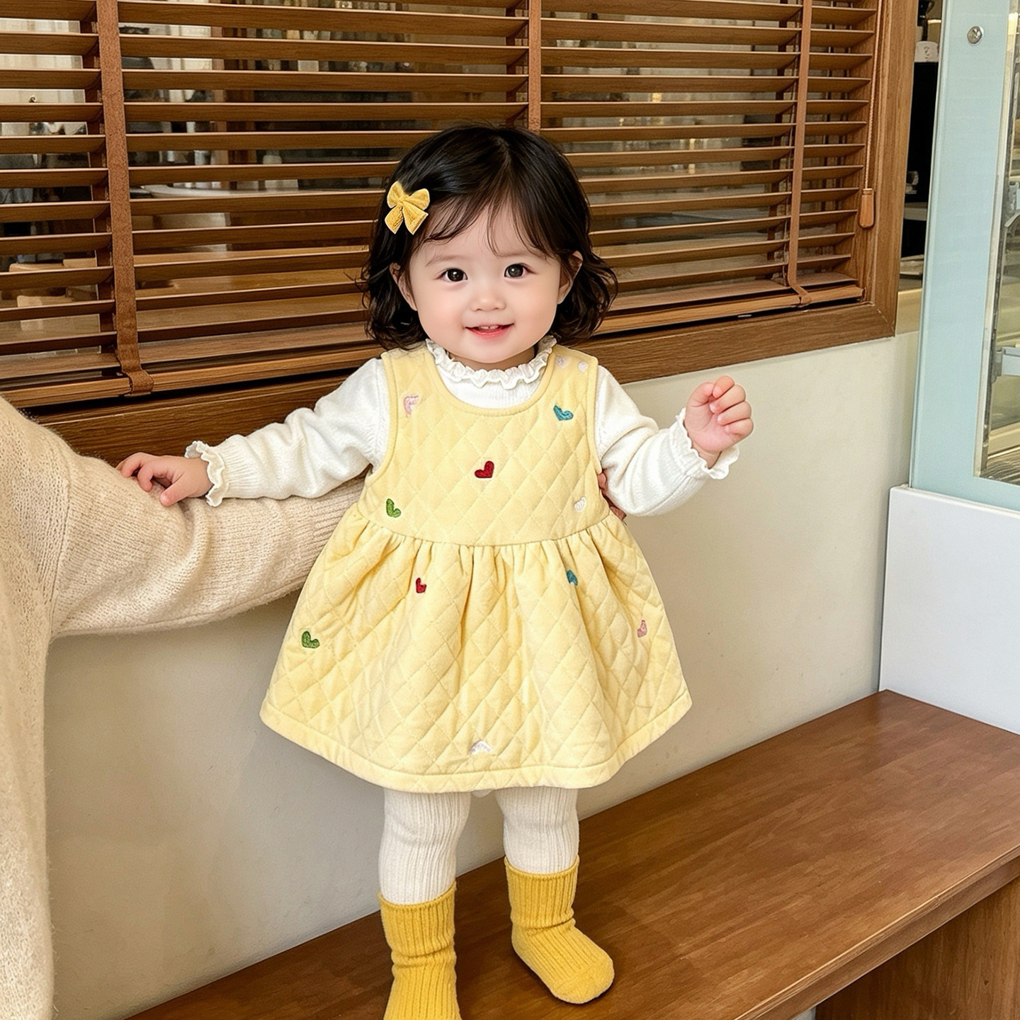 婴儿加绒裙子秋冬装宝宝冬季洋气周岁小月龄公主百天打底衫背心裙