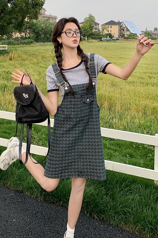 韩版俏皮减龄牛仔背带裙女2025夏季新款法式宽松显瘦印花a字短裙,女装连衣裙,依依服饰