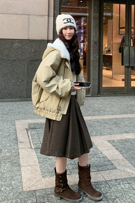 【现货】牛角扣大翻领皮衣派克95绒羽绒服B001M213-P395控568,女装羽绒服,依依服饰
