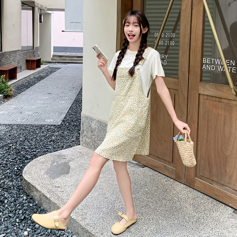 法式甜美减龄碎花背带连衣裙女2025夏季新款韩版宽松显瘦茶歇短裙,女装连衣裙,依依服饰