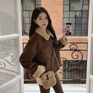 【图】咖色韩系麂皮绒皮毛一体外套 6206P185控268配同款包包,女装皮草,依依服饰