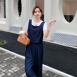 时尚洋气薄款牛仔马甲背心套装女夏季新款休闲显瘦t恤长裤三件套图片