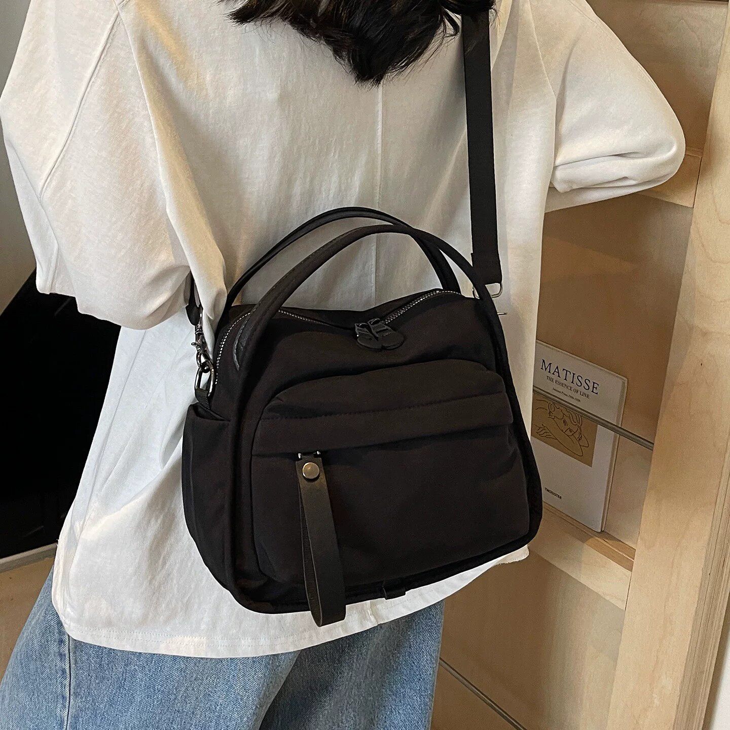 简约休闲新款尼龙布女斜挎包女包防泼水斜跨包包轻便单肩多层挎包