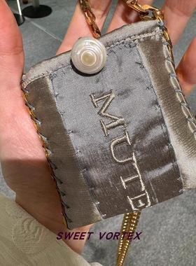 Mutedance 24秋冬 新品深灰色真丝迷你单肩包