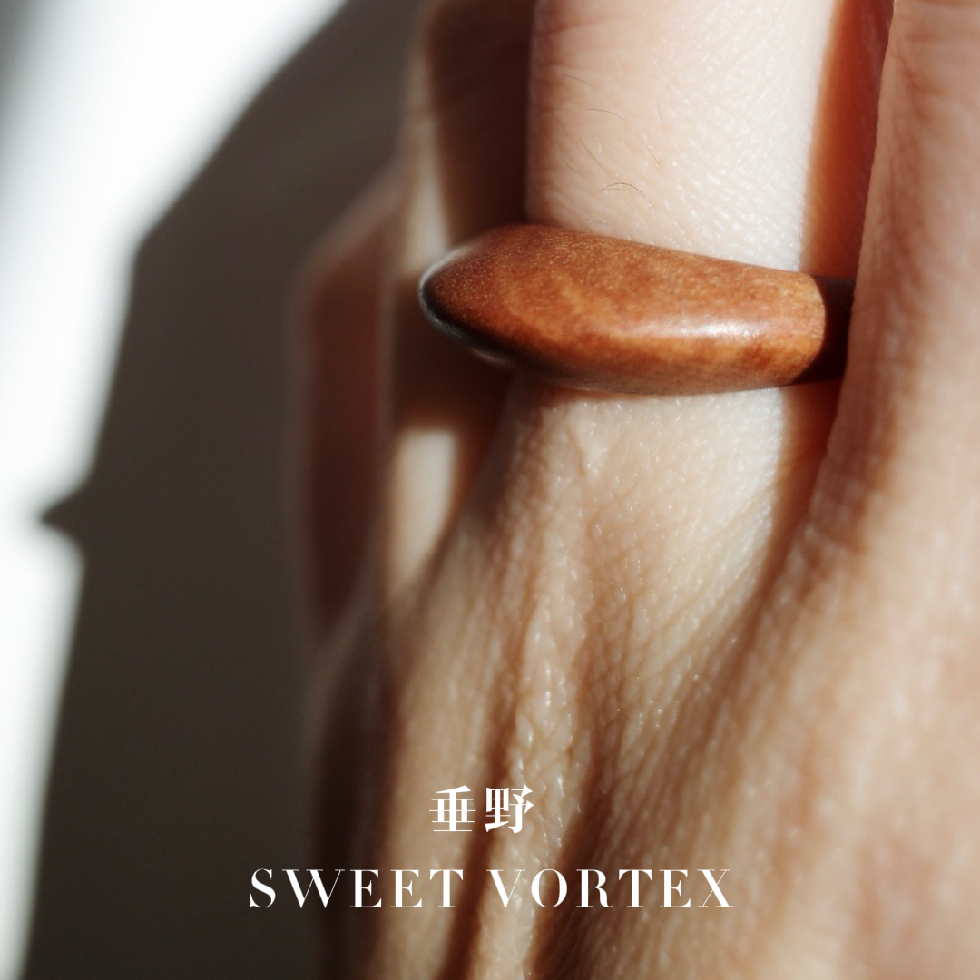 L'ELEMENTO 新中式棕色芭比檀香木经典款造型戒指