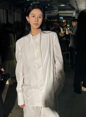 YIFU LU 24PF新品 白色柔感肩部裁片宽松廓形衬衫 男女均可