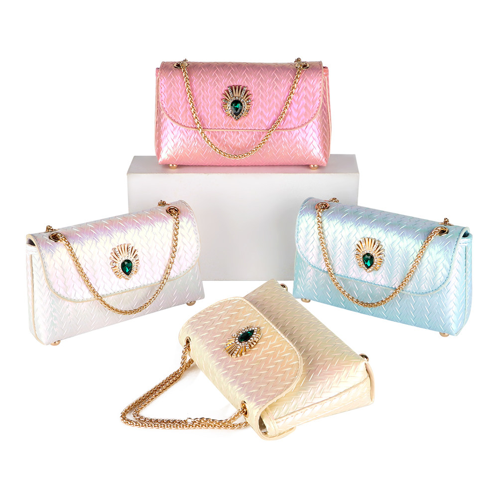 欧美时尚镶钻手拿包女单肩斜挎链条包百搭晚会质感小方包马卡龙