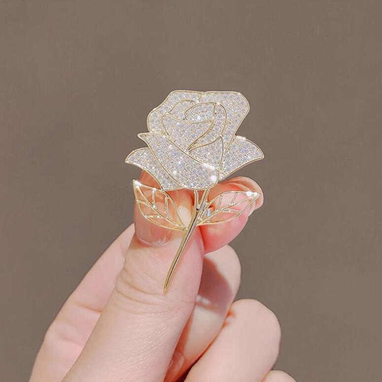 轻奢新款闪钻玫瑰花胸针女西装礼服领针别针配饰高级感胸花防走光,饰品/流行首饰/时尚饰品新,胸针,淘宝优惠券,粉丝福利购,淘宝优惠卷