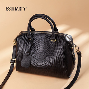 波斯顿枕头包包女2025新款潮真皮大容量大气中年妈妈款斜挎手提包